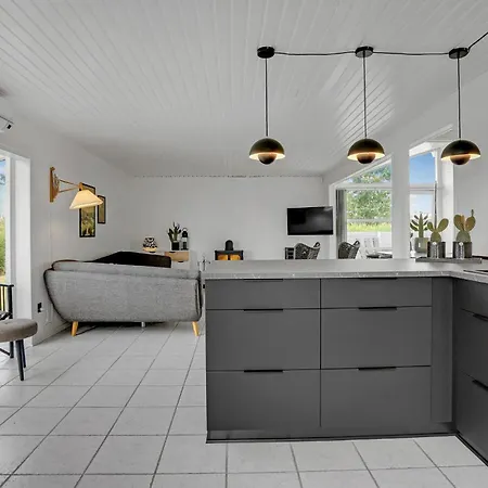 Holiday home 4 Bedroom Amazing In *
