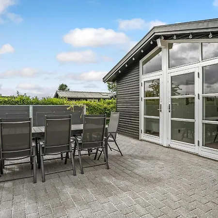 Holiday home 4 Bedroom Amazing In *