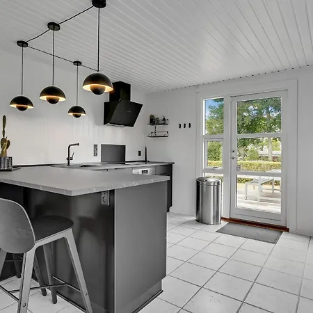 Holiday home 4 Bedroom Stunning In Bogense
